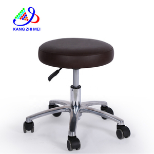 Kangmei Beauty Salon Furniture قابل للتعديل هيدروليكي دائري باديكير فني كرسي كرسي مع عجلات
